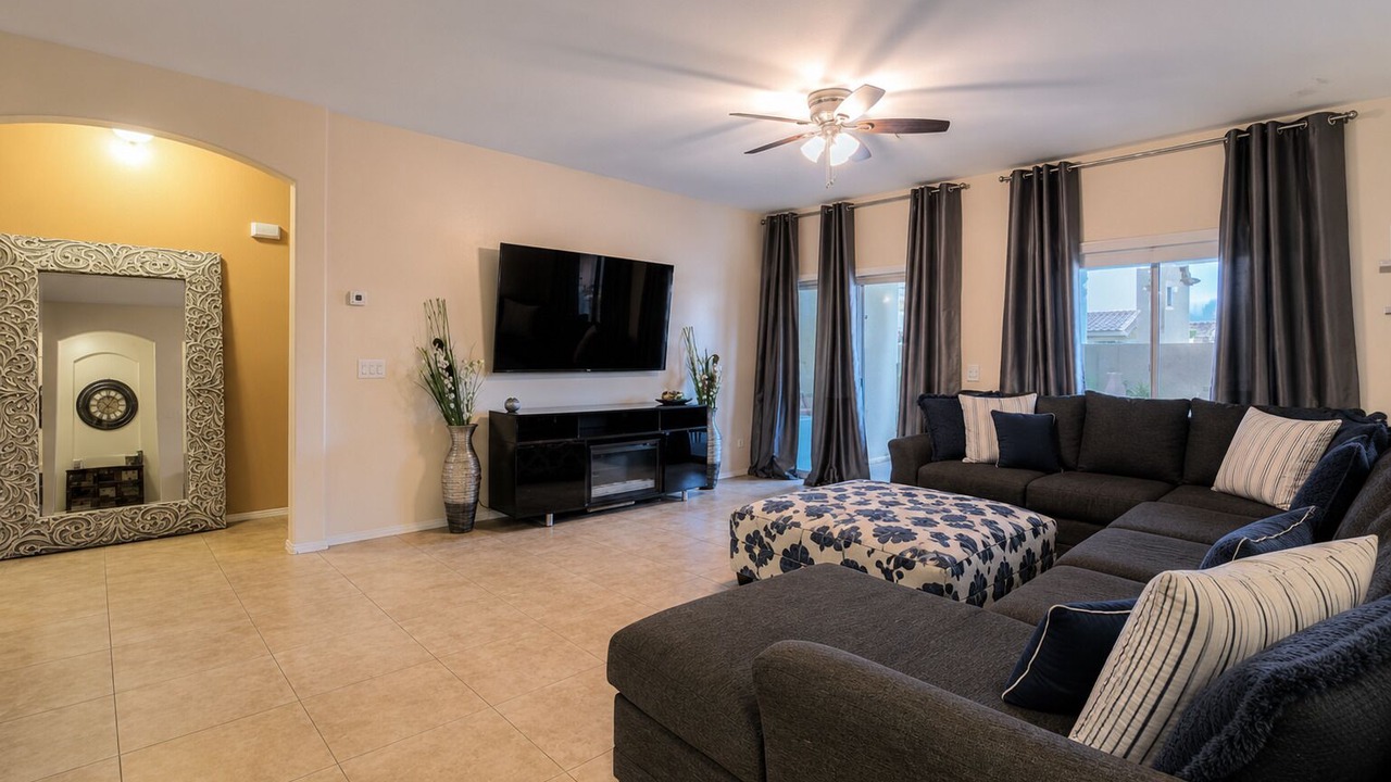 Photo of Livingroom in Canyon Trails South