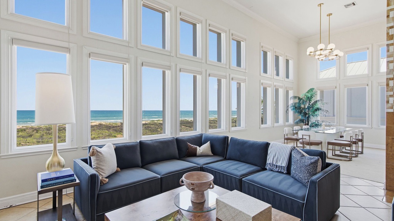 Photo of Livingroom in The Shores