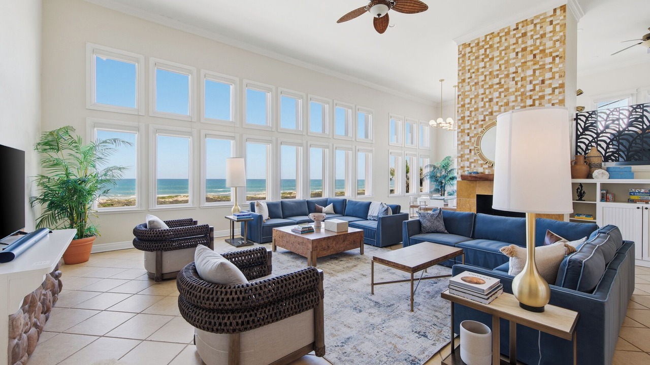 Photo of Livingroom in The Shores