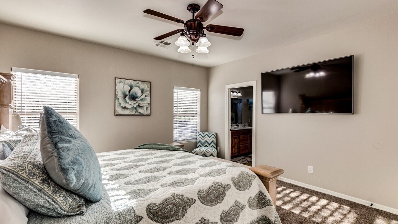 Photo of Bedroom in Golden Springs