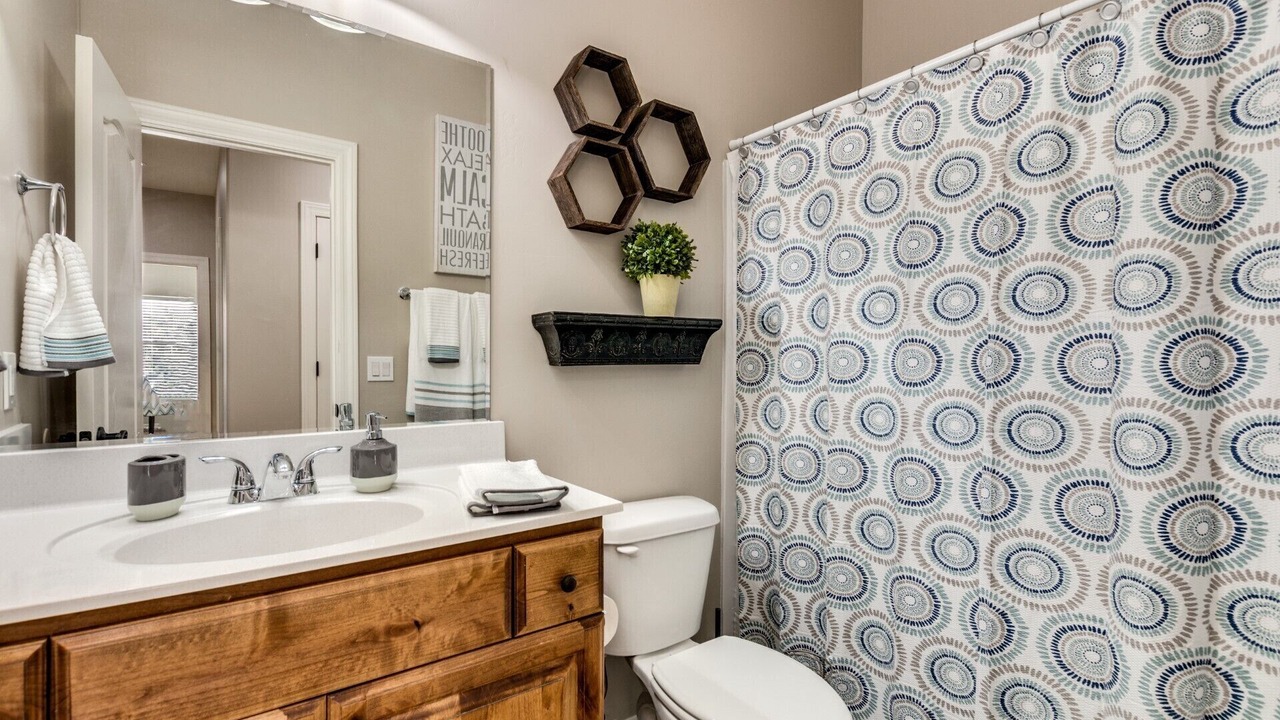 Photo of Bathroom in Golden Springs