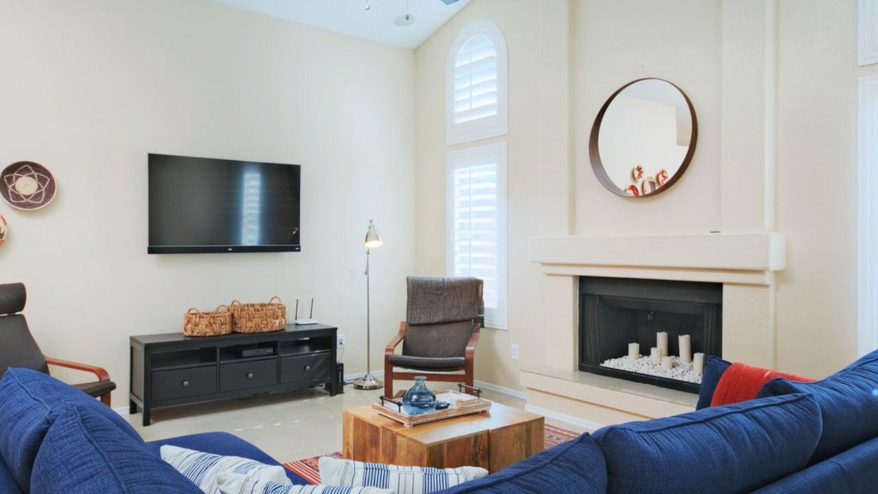 Photo of Livingroom in Horizons West