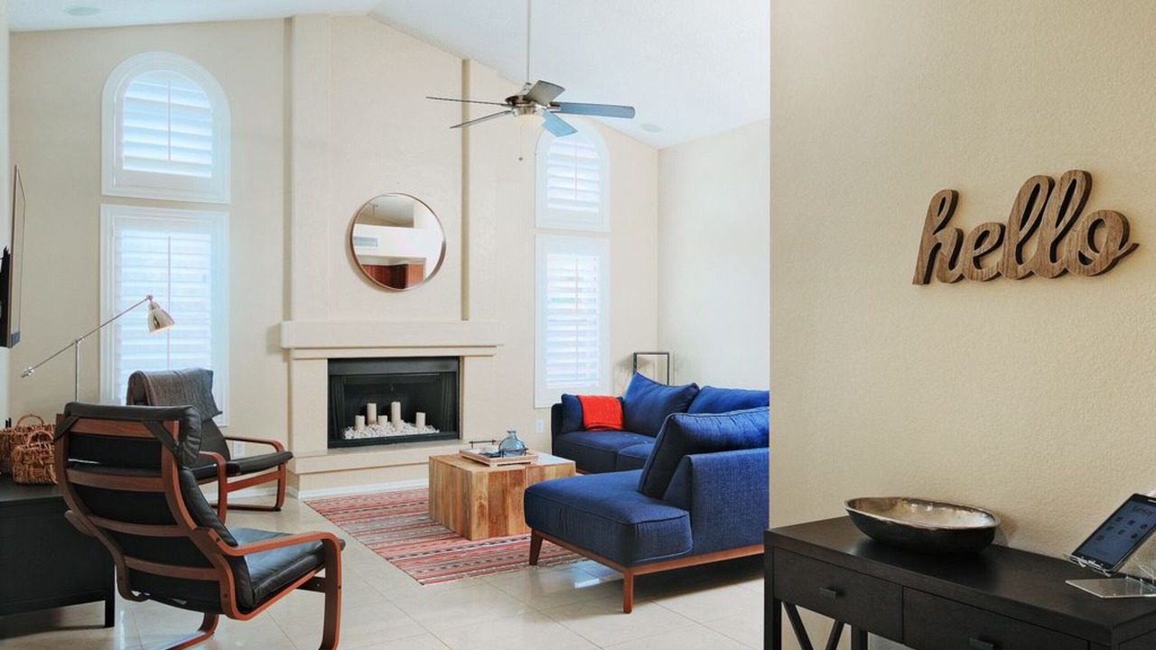 Photo of Livingroom in Horizons West
