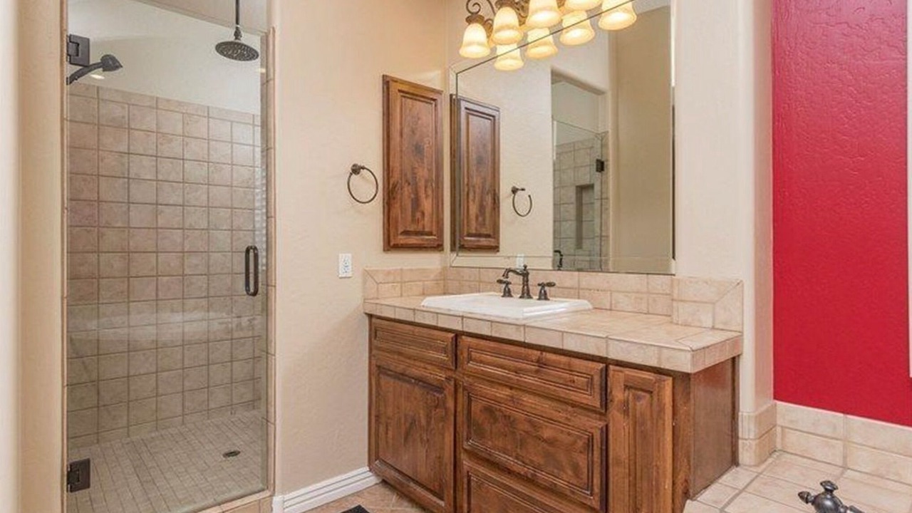 Photo of Bathroom in Aztec Corridor
