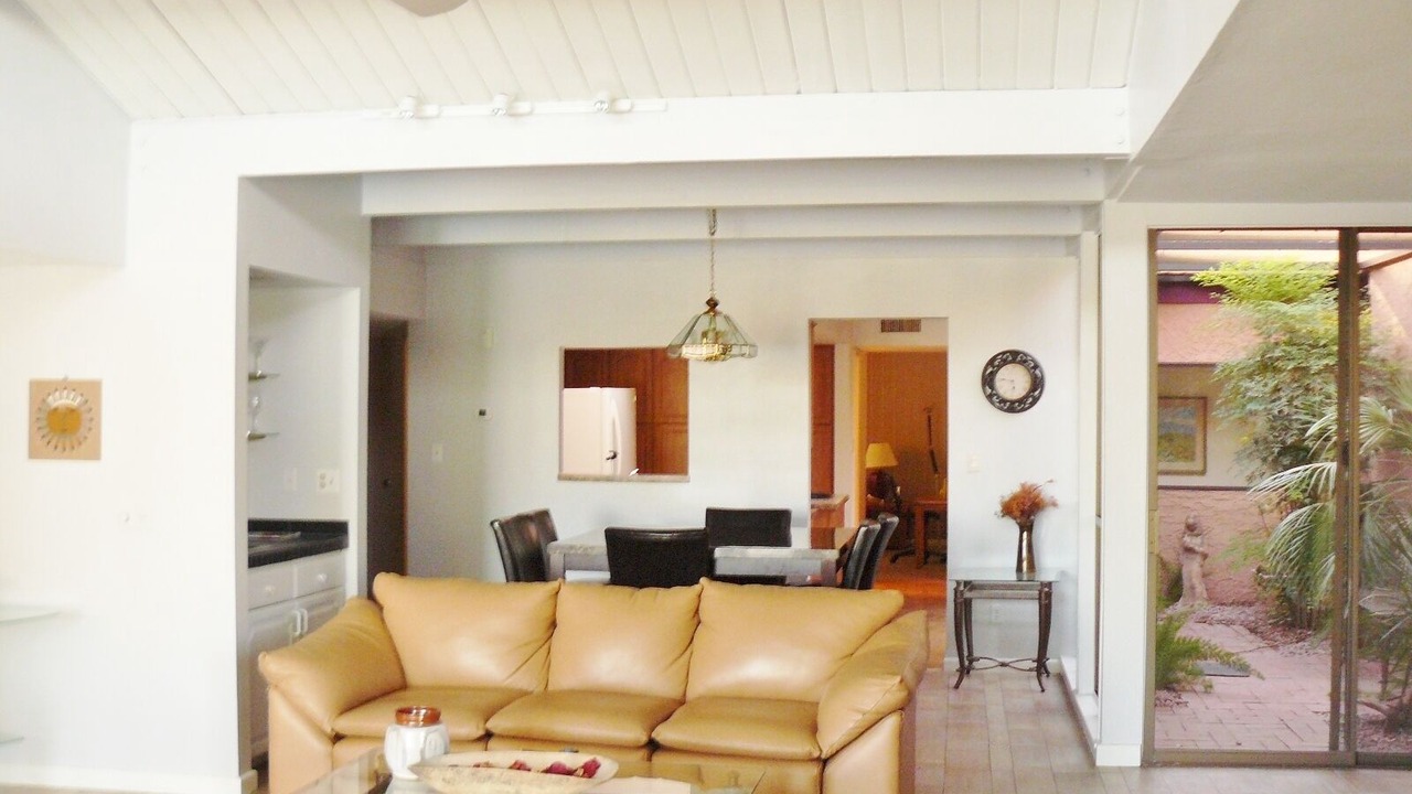 Photo of Livingroom in Scottsdale Lodge