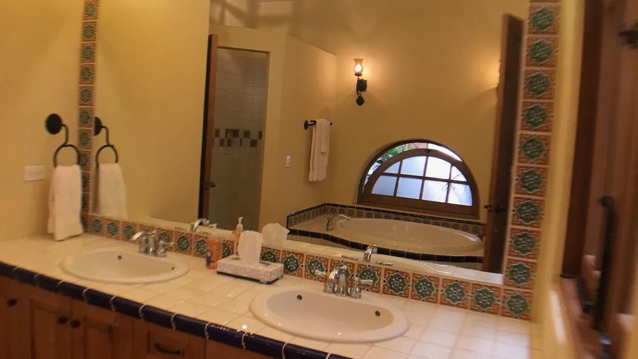 Photo of Bathroom in Nopolo