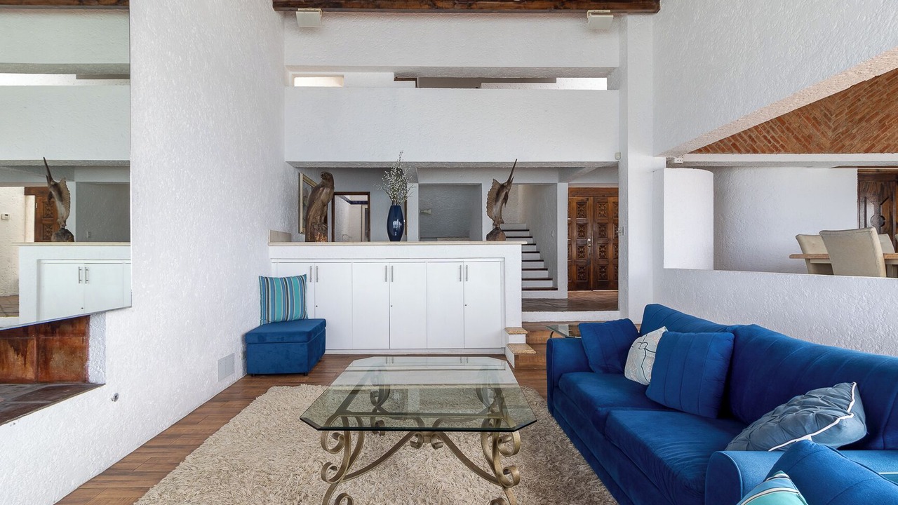 Photo of Livingroom in La Fonda