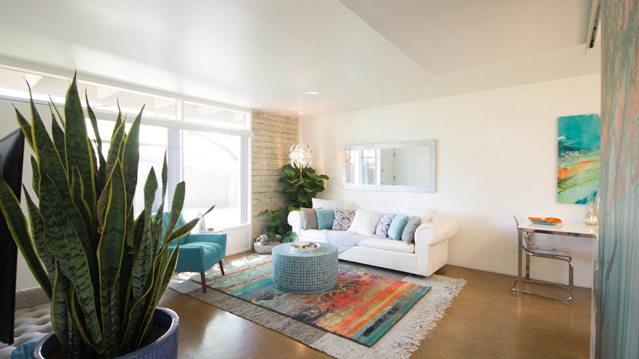 Photo of Livingroom in Camelback East