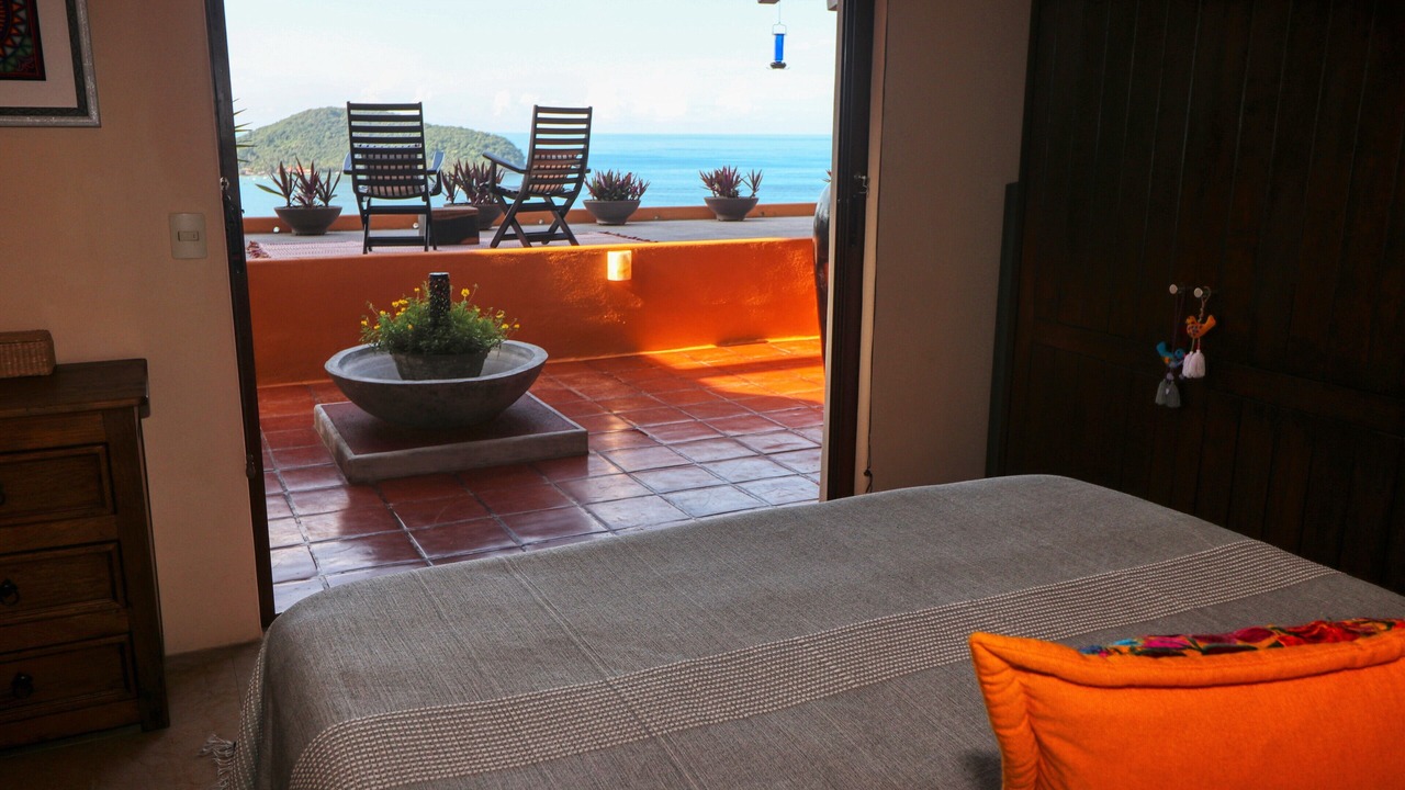 Photo of Bedroom in Zihuatanejo