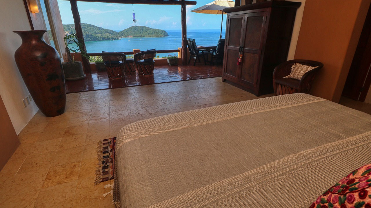 Photo of Bedroom in Zihuatanejo