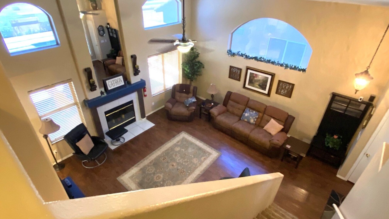 Photo of Livingroom in Surprise