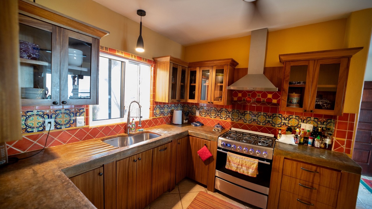Photo of Kitchen in Vinorama