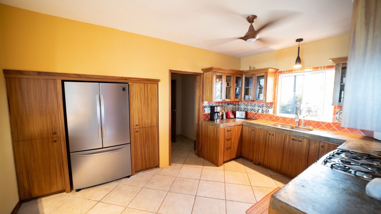 Photo of Kitchen in Vinorama