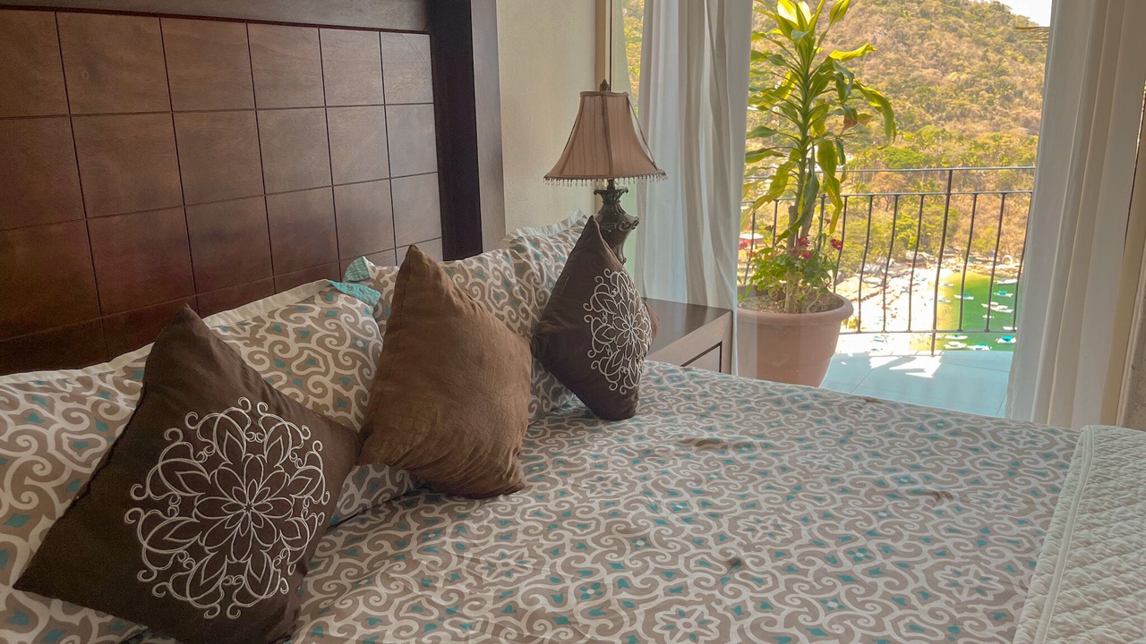 Photo of Bedroom in South Shore Hotel Area
