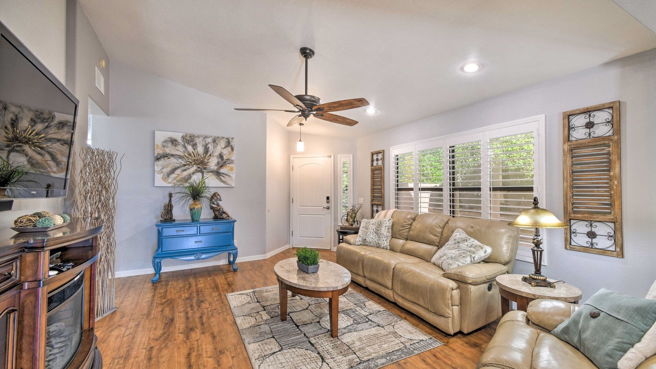 Photo of Livingroom in Arroyo Springs
