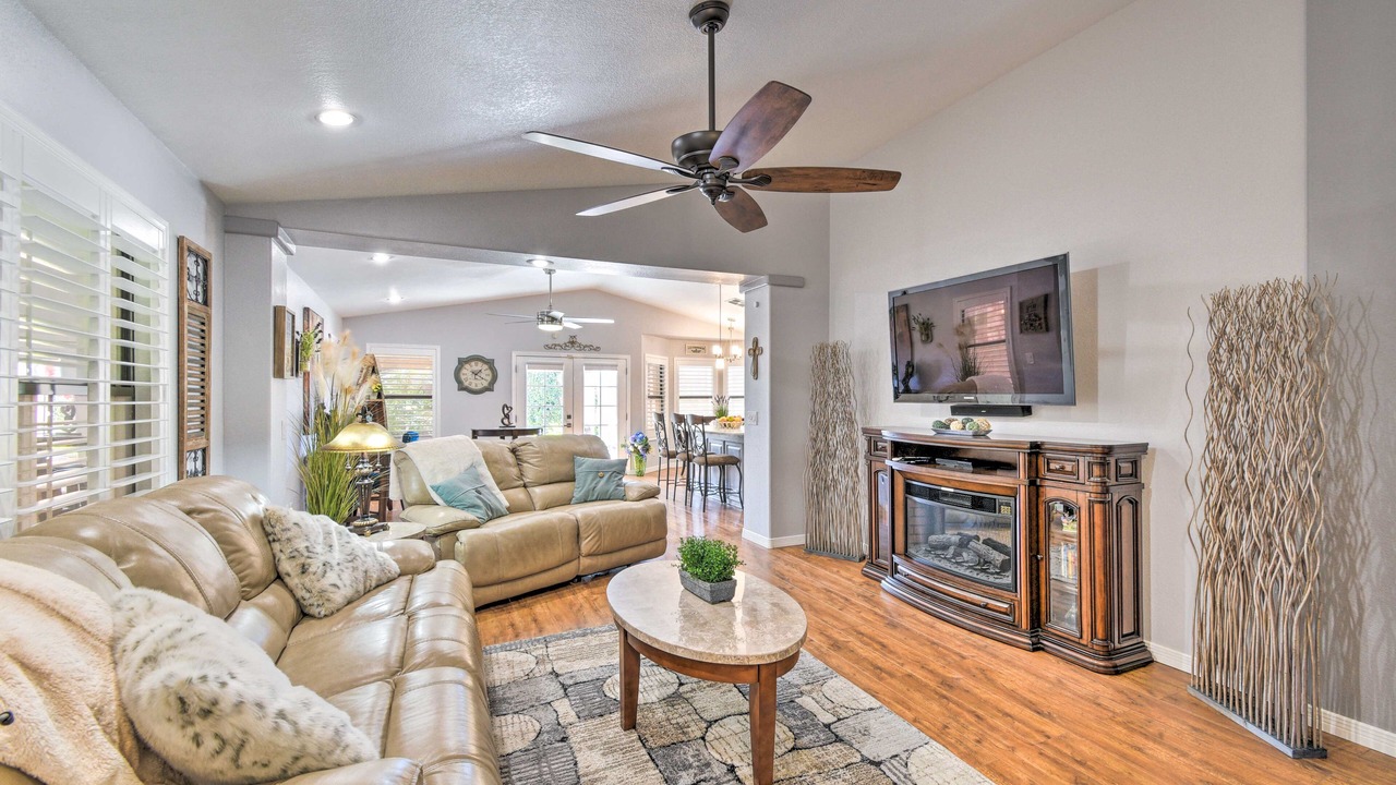 Photo of Livingroom in Arroyo Springs