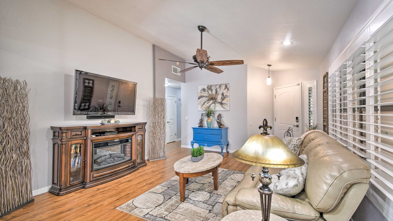 Photo of Livingroom in Arroyo Springs