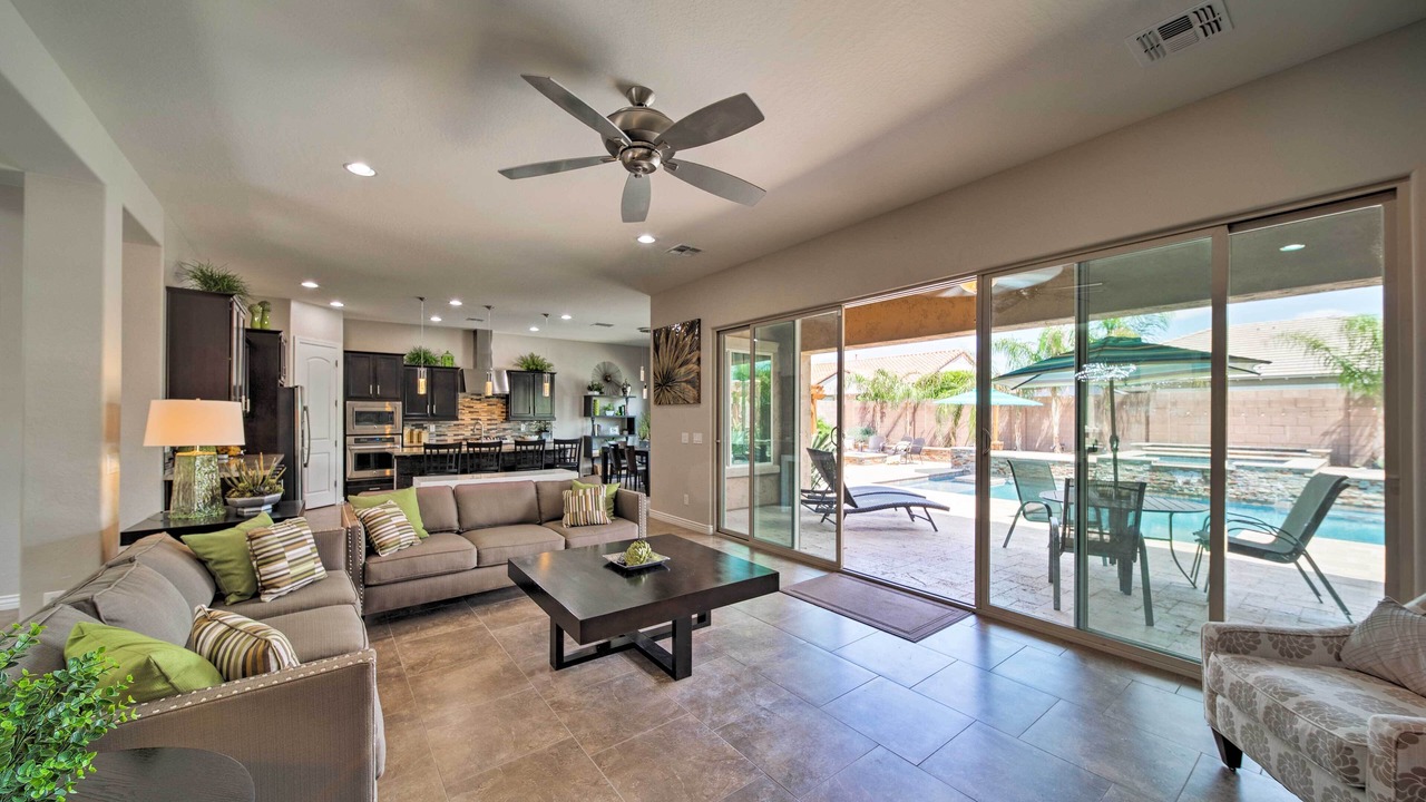 Photo of Livingroom in Surprise Farms