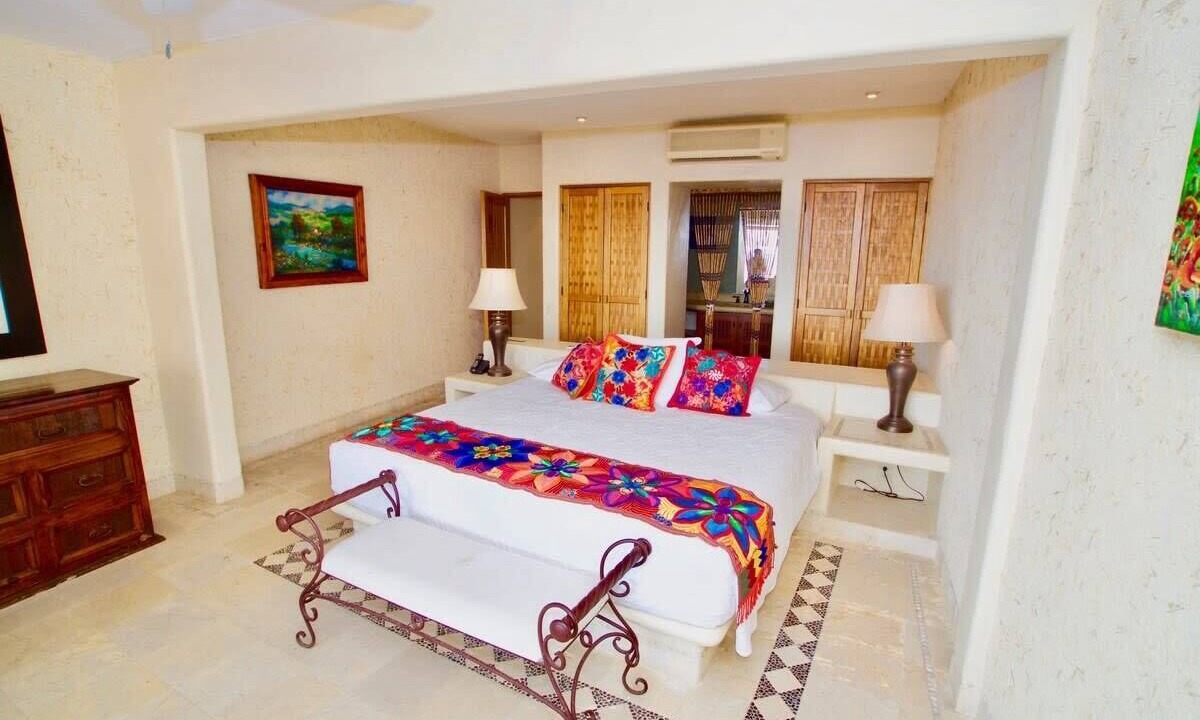 Photo of Bedroom in Zihuatanejo