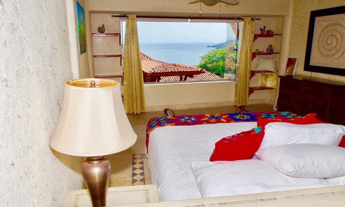 Photo of Bedroom in Zihuatanejo