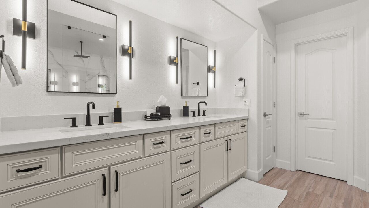 Photo of Bathroom in Arrowhead Lakes