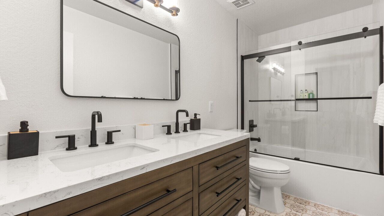 Photo of Bathroom in Arrowhead Lakes