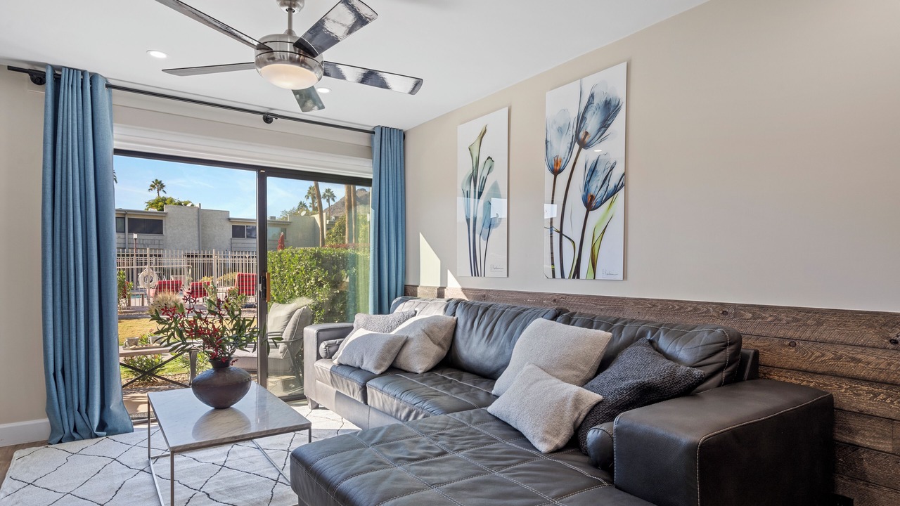 Photo of Livingroom in South Scottsdale