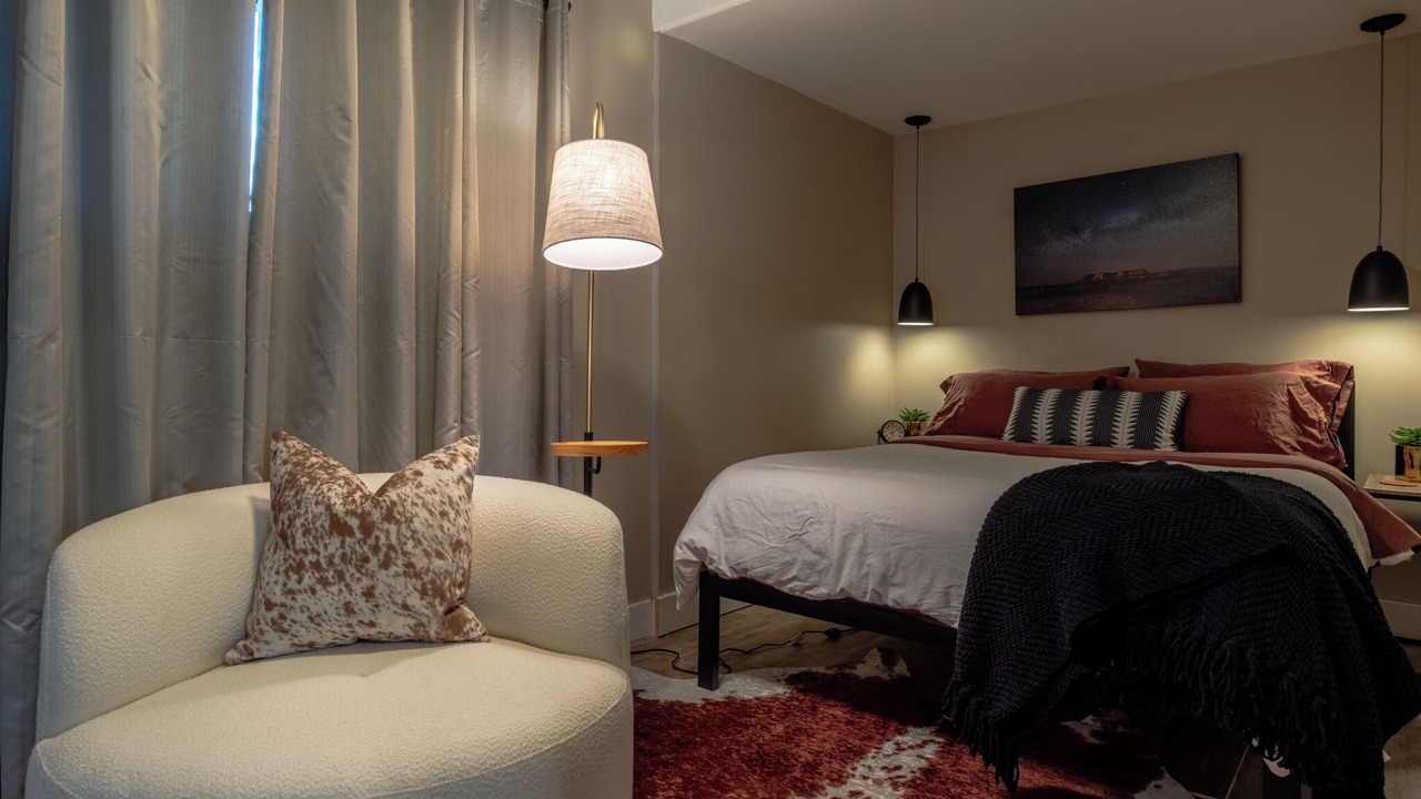 Photo of Bedroom in Pierson Place Historic District