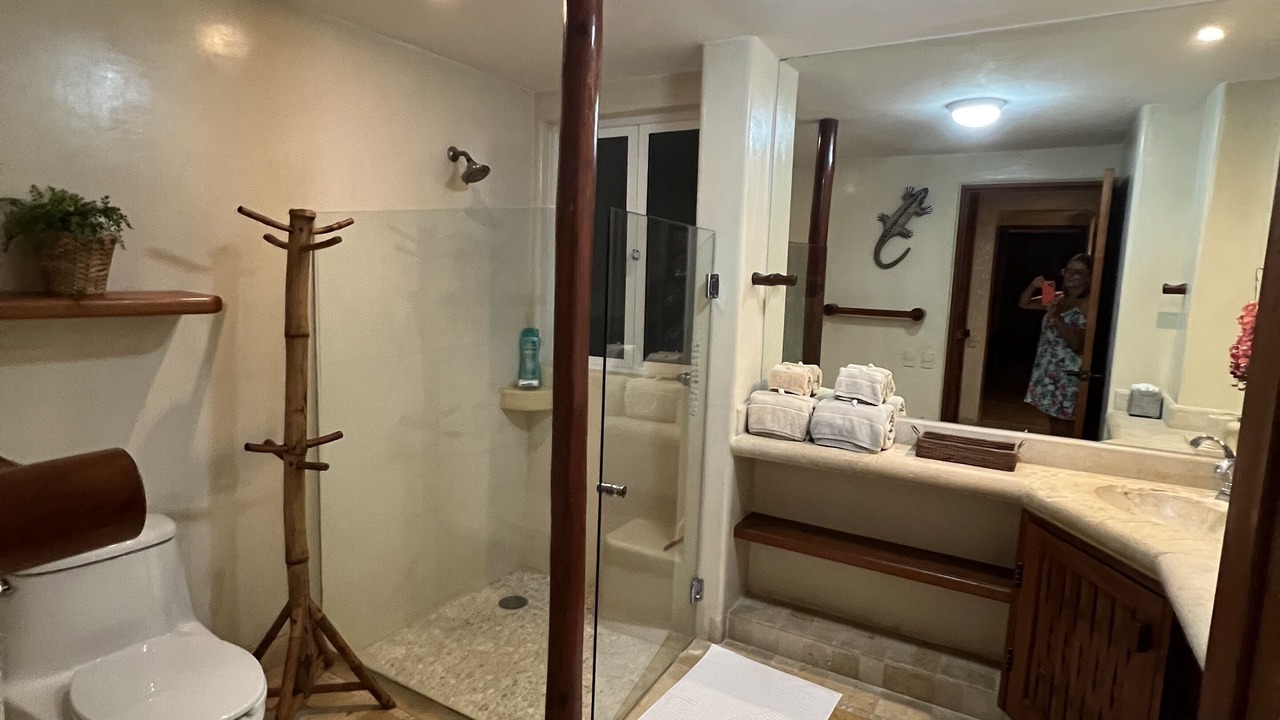 Photo of Bathroom in Zihuatanejo