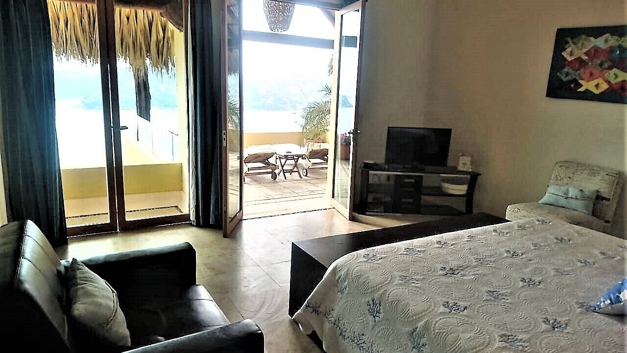 Photo of Bedroom in Zihuatanejo