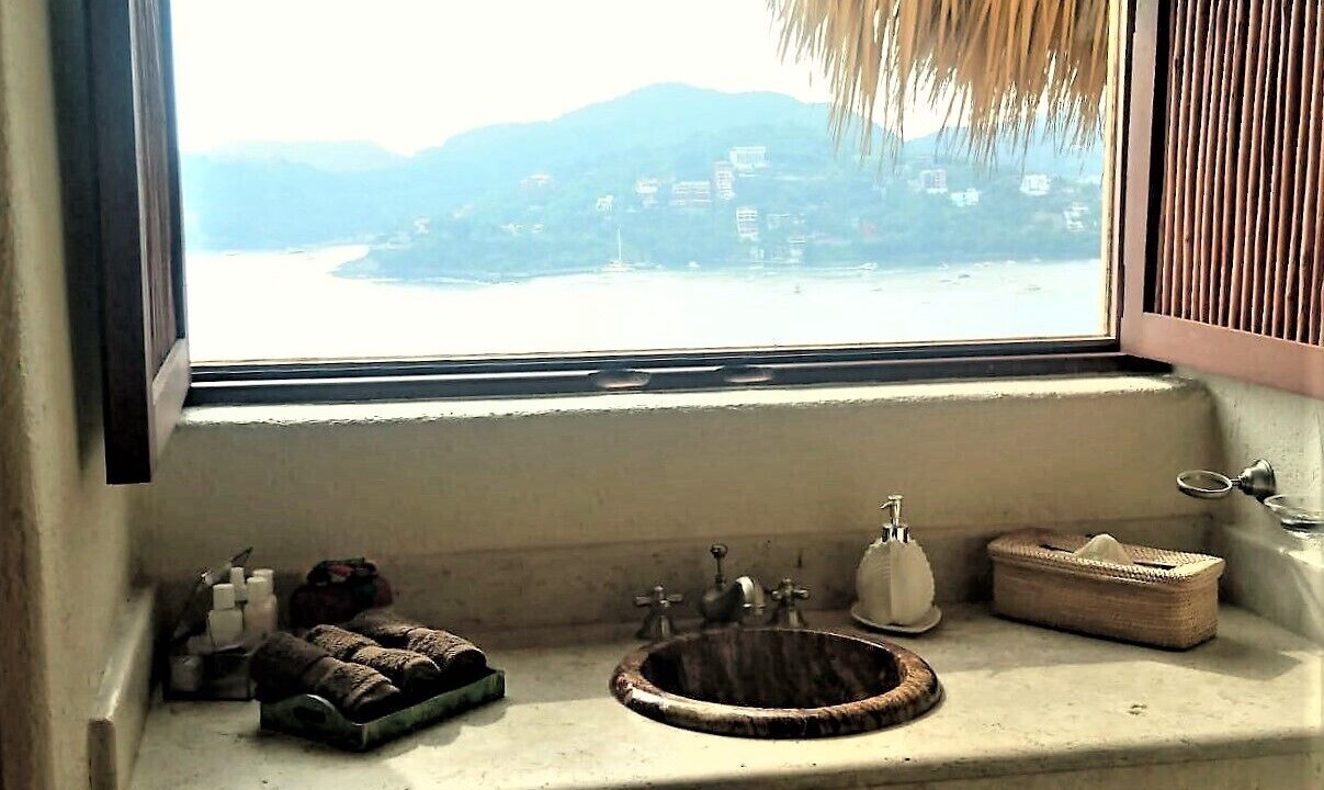 Photo of Bathroom in Zihuatanejo