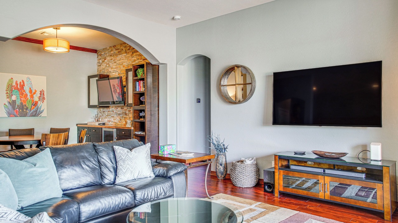 Photo of Livingroom in Legacy
