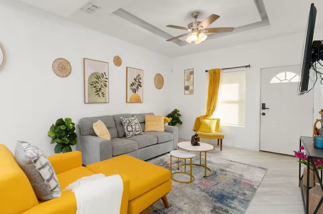 Photo of Livingroom in Edinburg