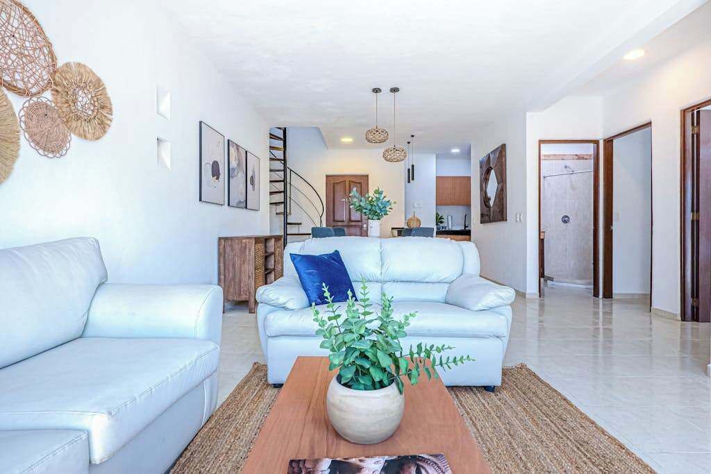 Photo of Livingroom in 12th Street