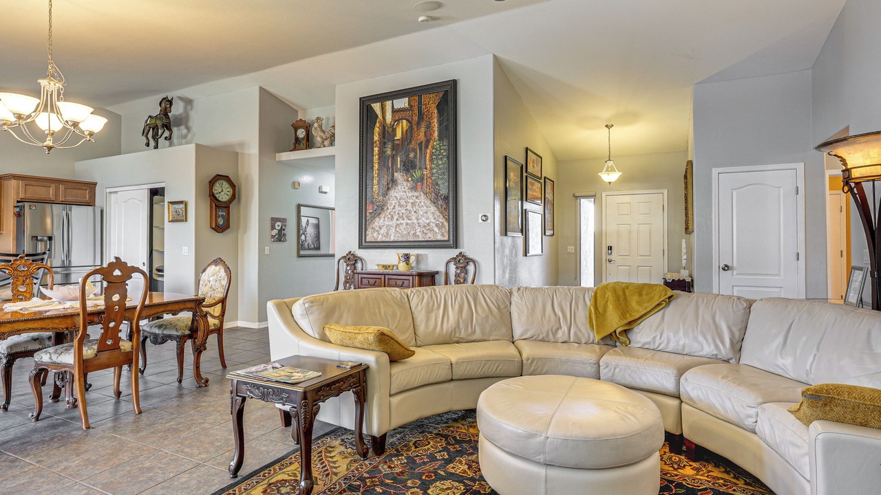 Photo of Livingroom in Surprise Farms