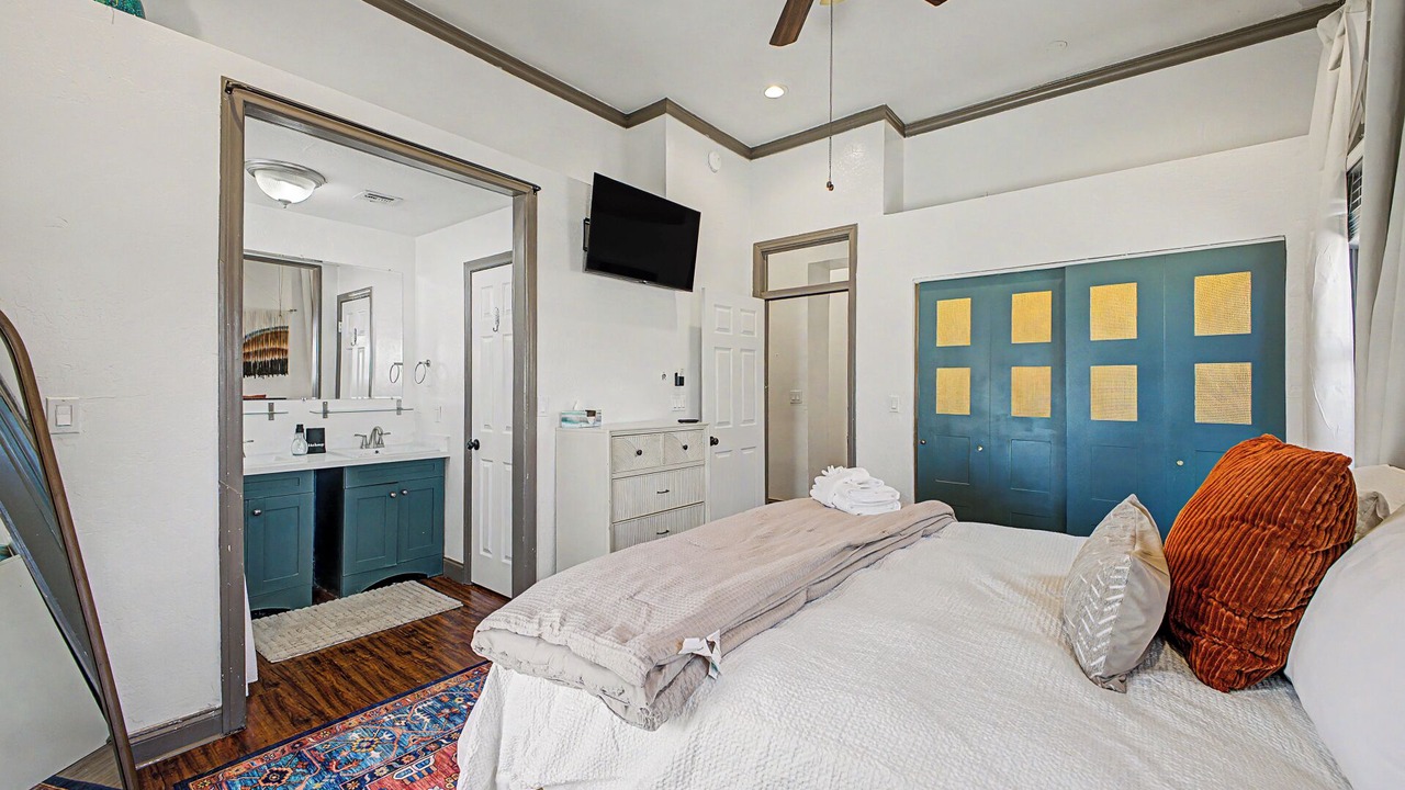 Photo of Bedroom in Garfield