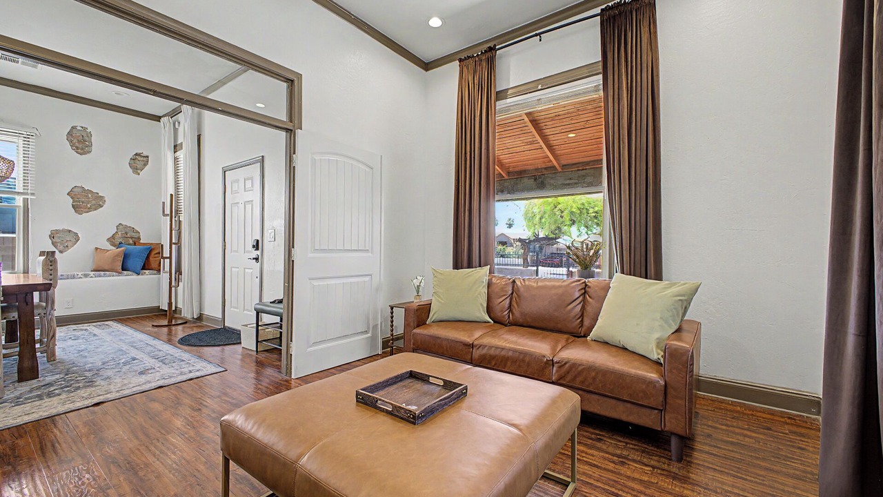 Photo of Livingroom in Garfield