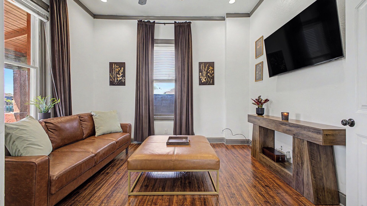 Photo of Livingroom in Garfield