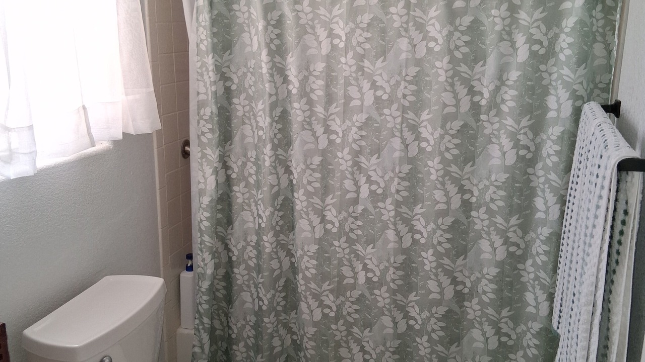 Photo of Bathroom in Desert Foothills