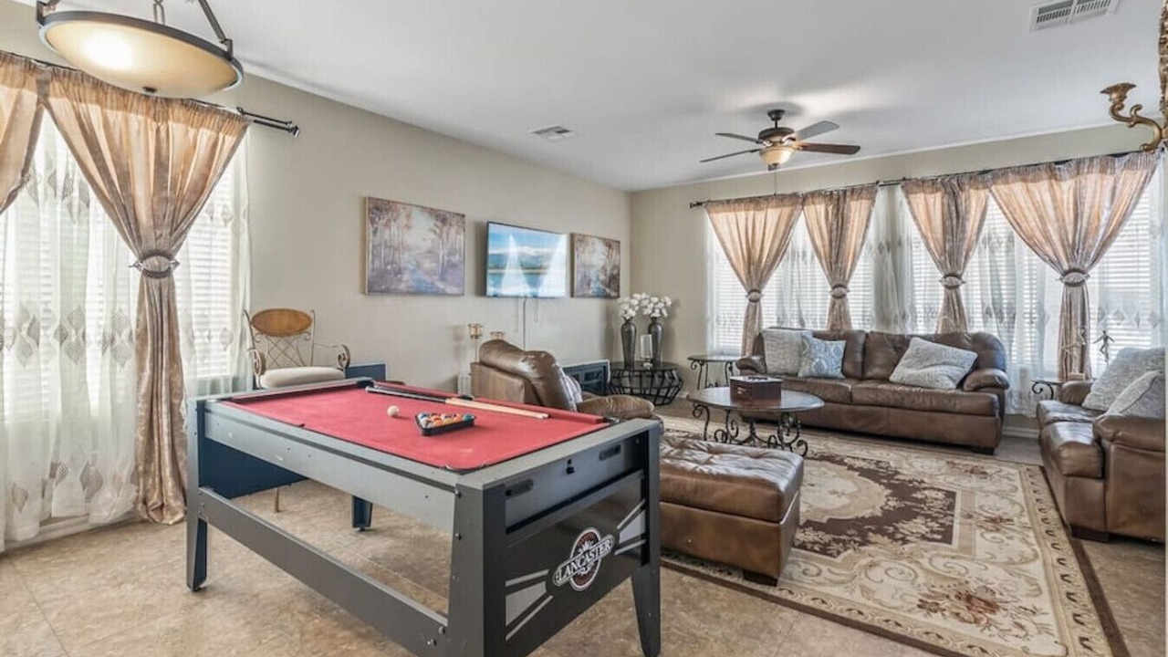 Photo of Livingroom in Royal Ranch