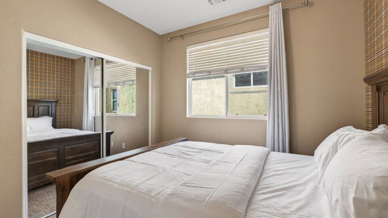 Photo of Bedroom in Desert Springs Village