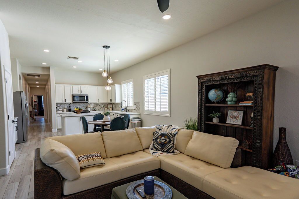 Photo of Livingroom in Surprise Farms