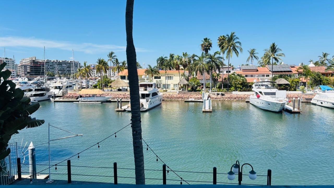 Photo of Others in Isla Iguana