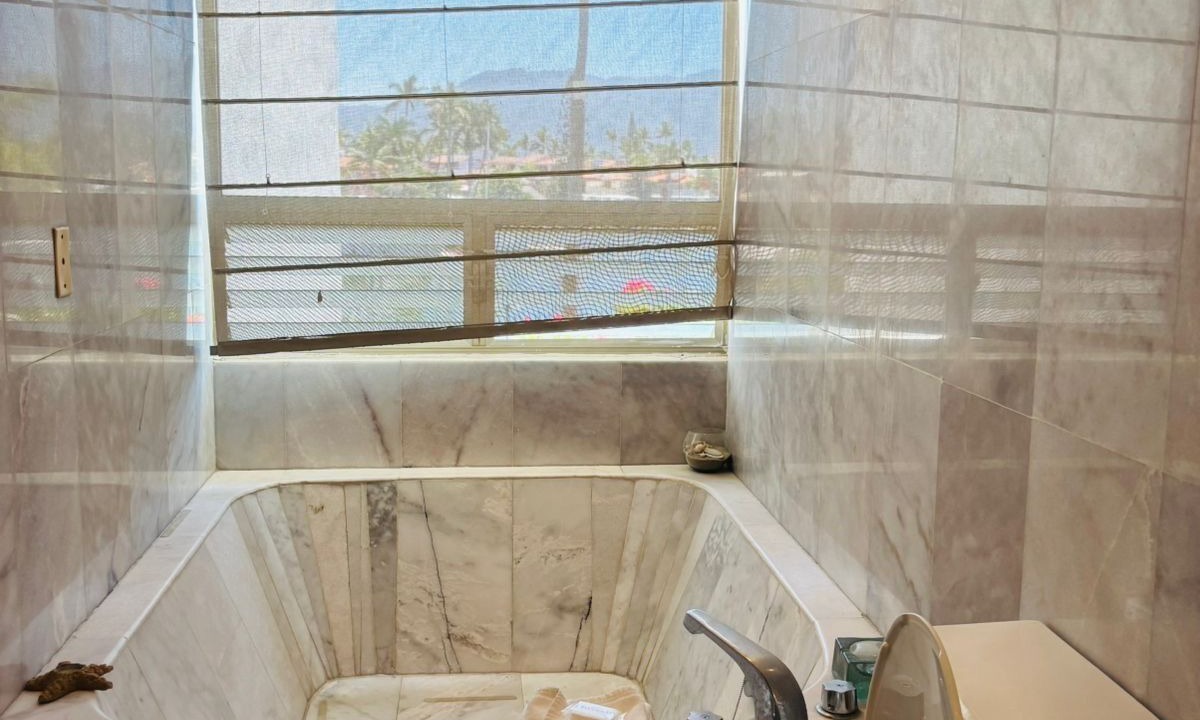 Photo of Bathroom in Isla Iguana