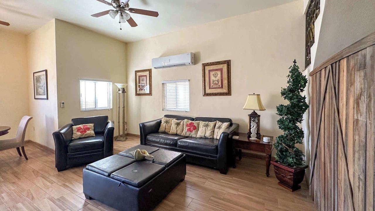 Photo of Livingroom in Cholla Bay