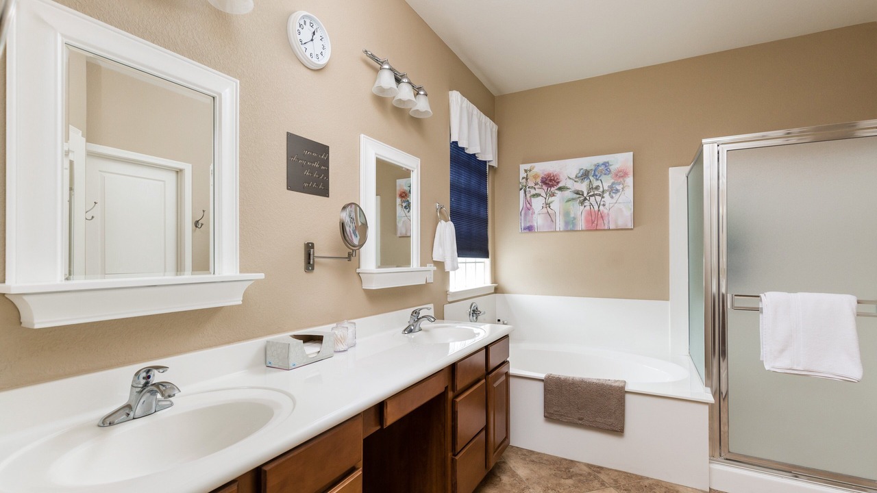 Photo of Bathroom in Rovey Farm Estates