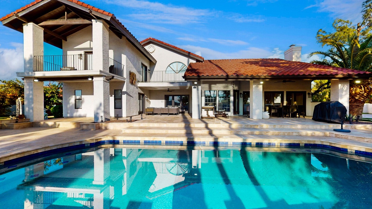 Photo of Outdoor in Estate Grove Valencia Est