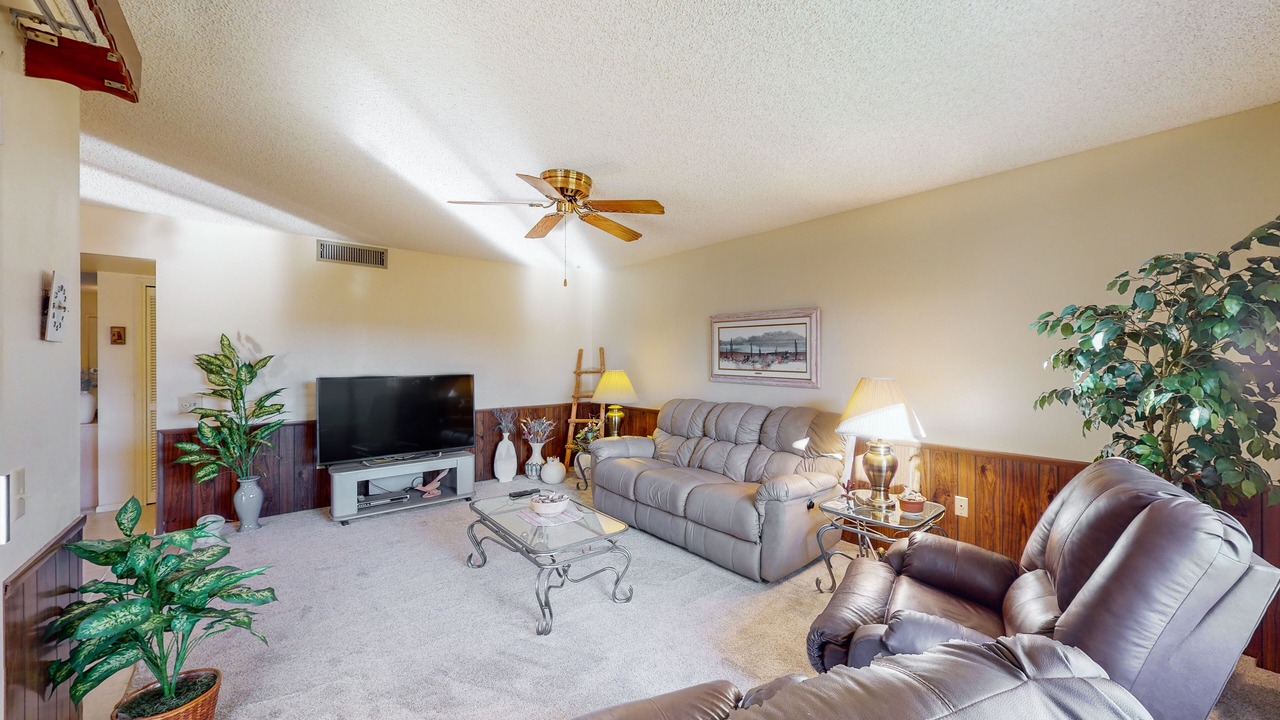 Photo of Livingroom in Sun City