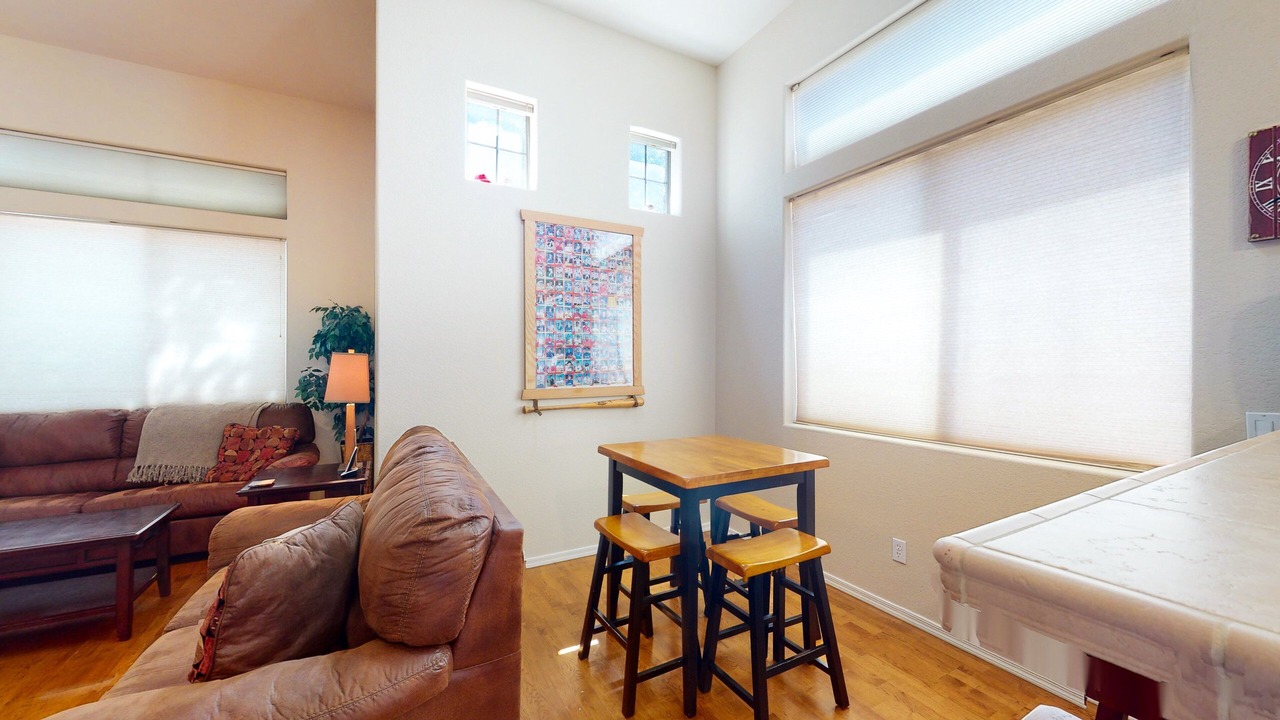 Photo of Livingroom in Palm Valley
