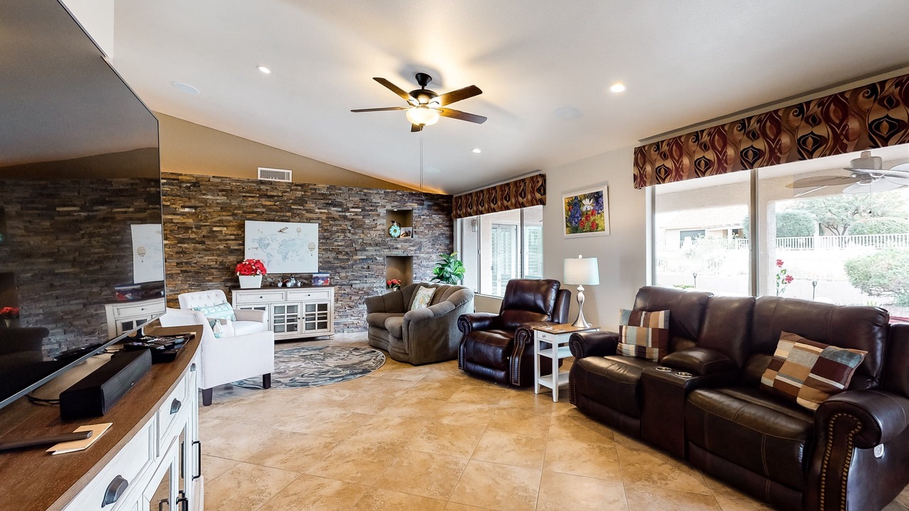 Photo of Livingroom in Saddlebrooke